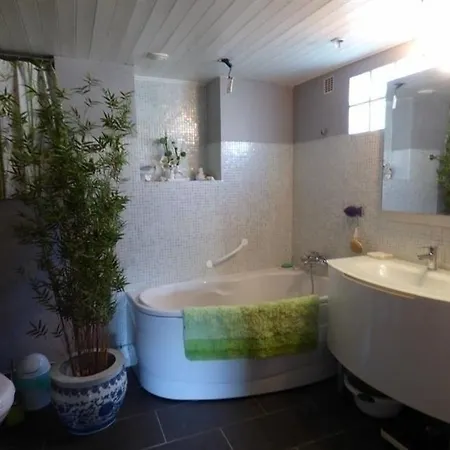 Dom wakacyjny House Maison De Caractere Dans Le Bourg De *